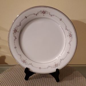 Noritake Fairmont Dinner Plate